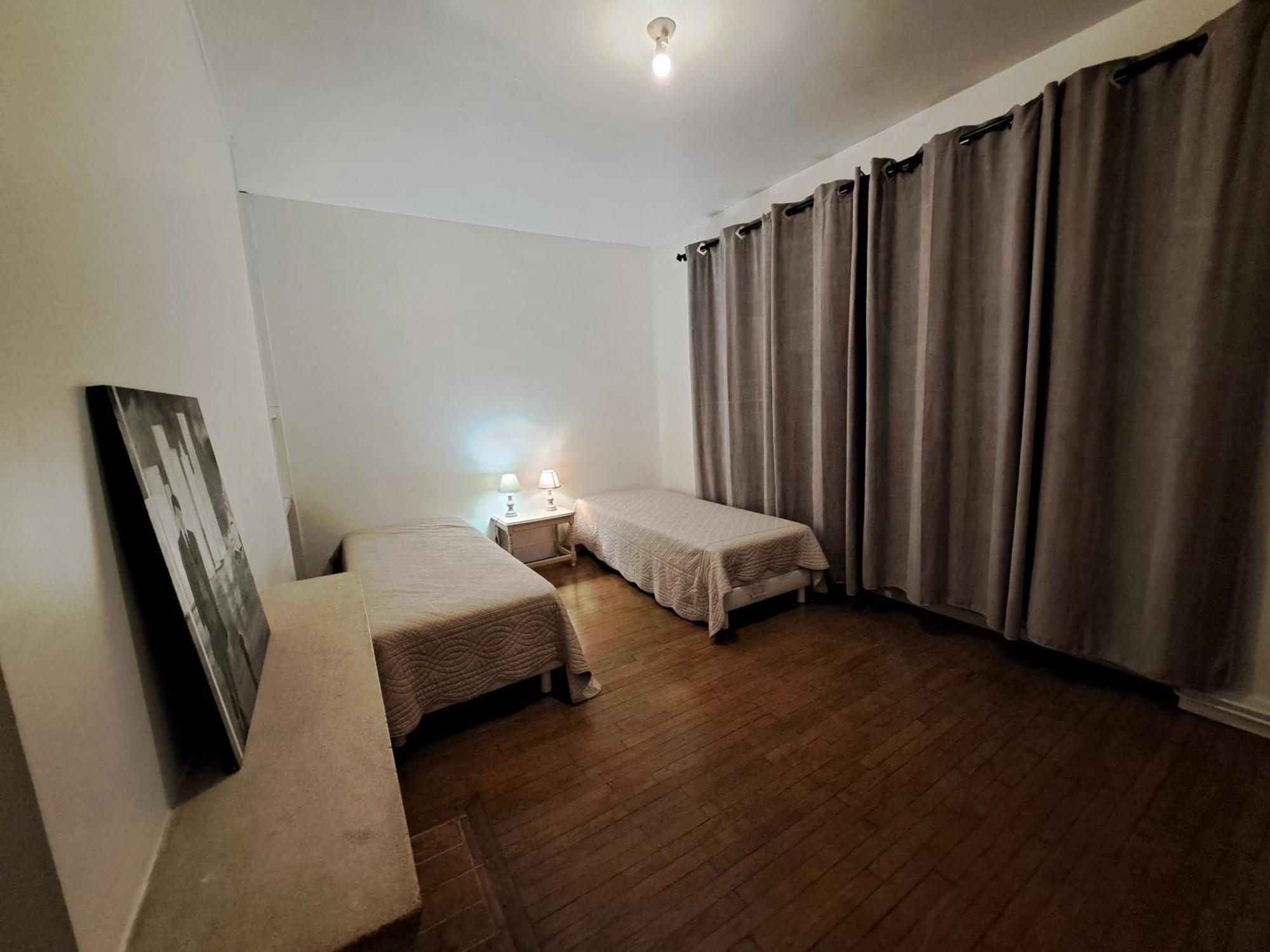 Charmant Appartement Au Pied Du Chateau Gien Exterior photo